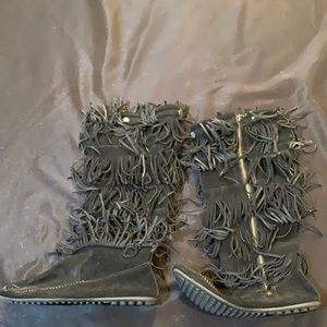Minnetonka Boots size 10